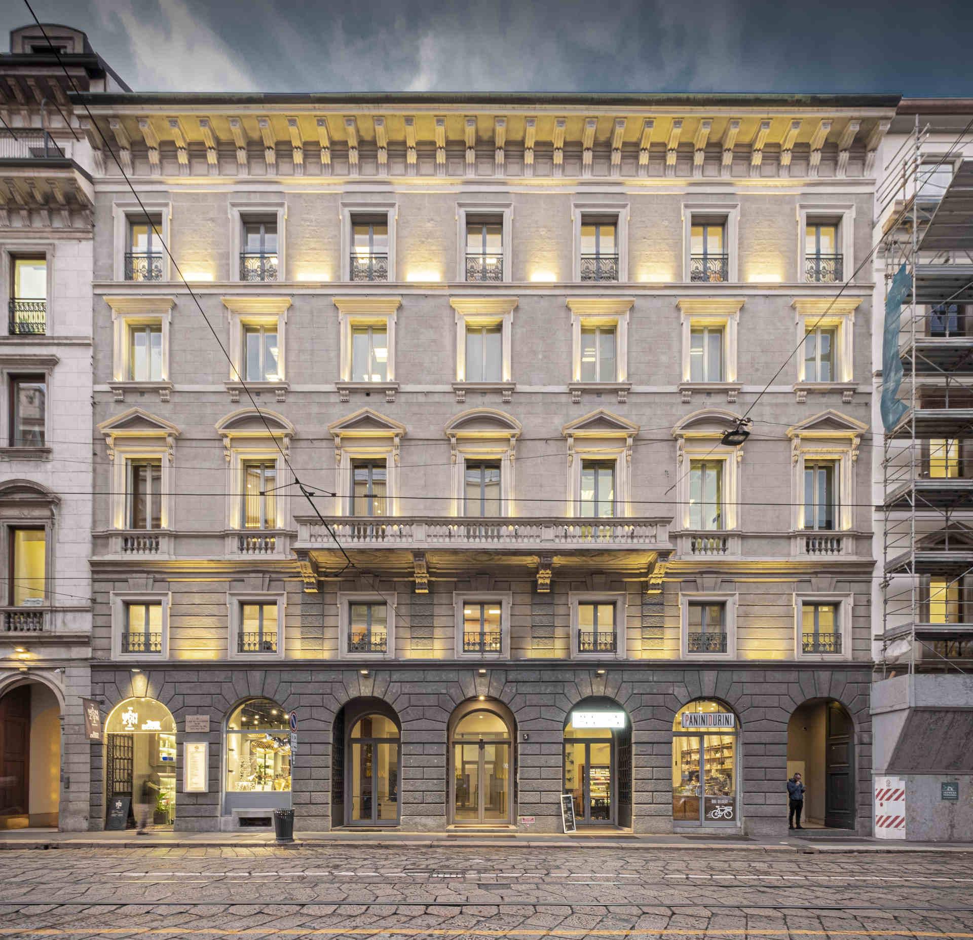 milano-italia-via-manzoni-5-fabrica-immobiliare-sgr-s-p-a
